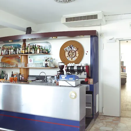 布鲁门酒店 里米尼