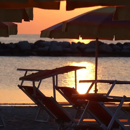 布鲁门酒店 3* 里米尼