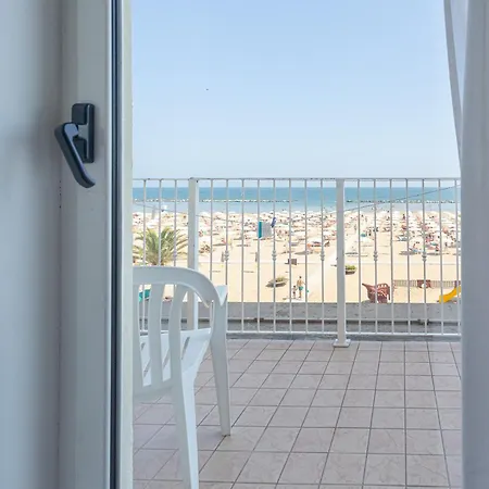 布鲁门酒店 里米尼