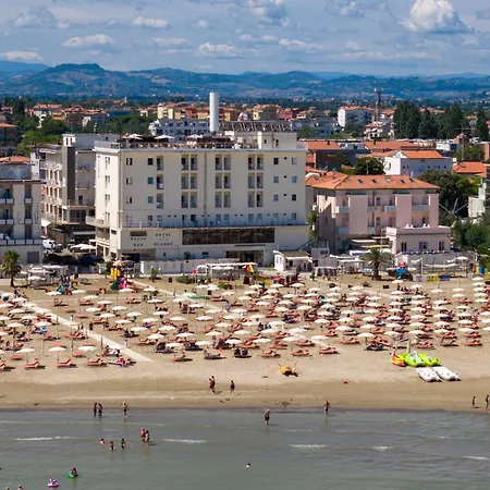 布鲁门酒店 里米尼